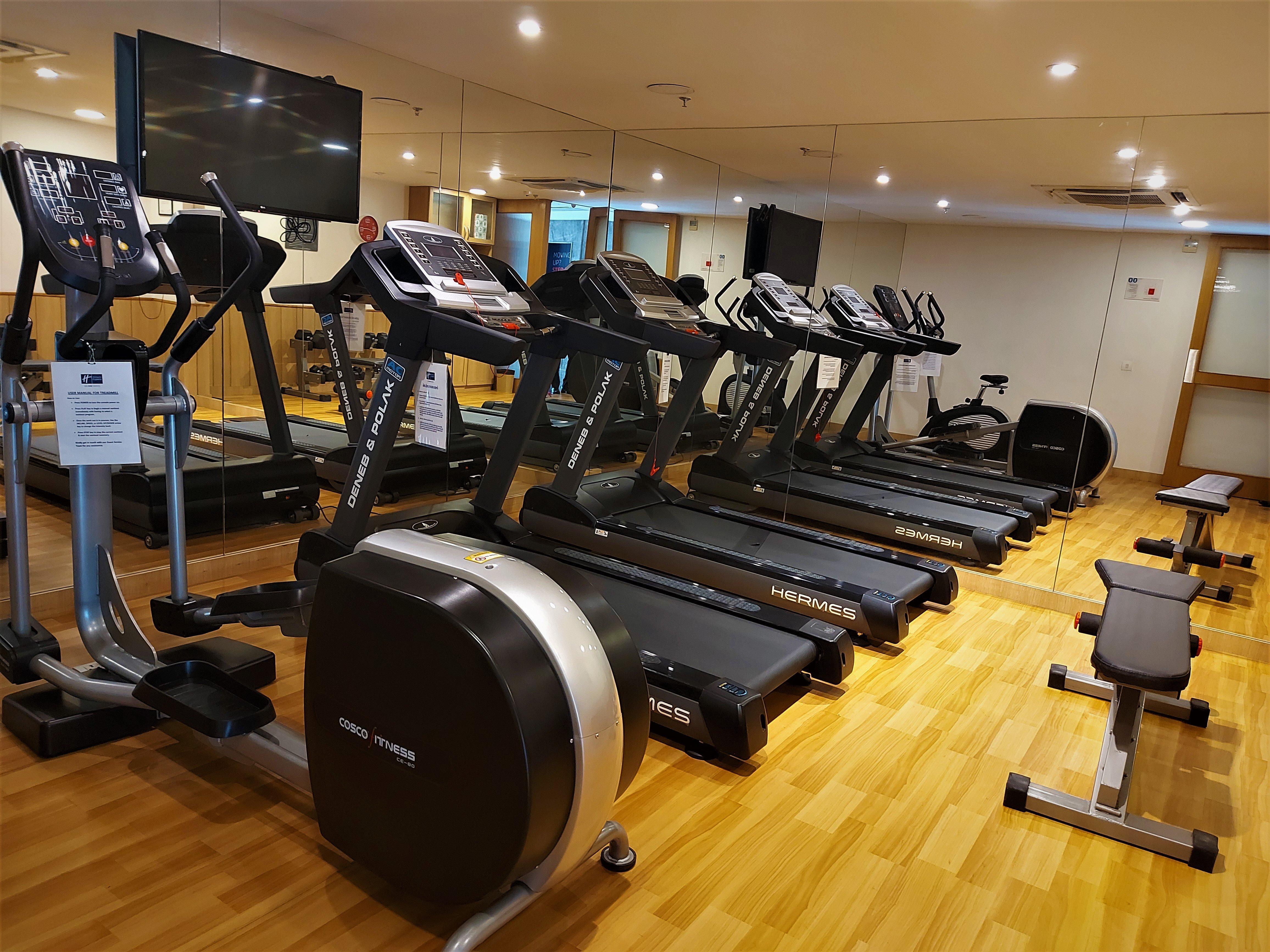 Holiday Inn Express Ahmedabad Prahlad Nagar By Ihg Экстерьер фото