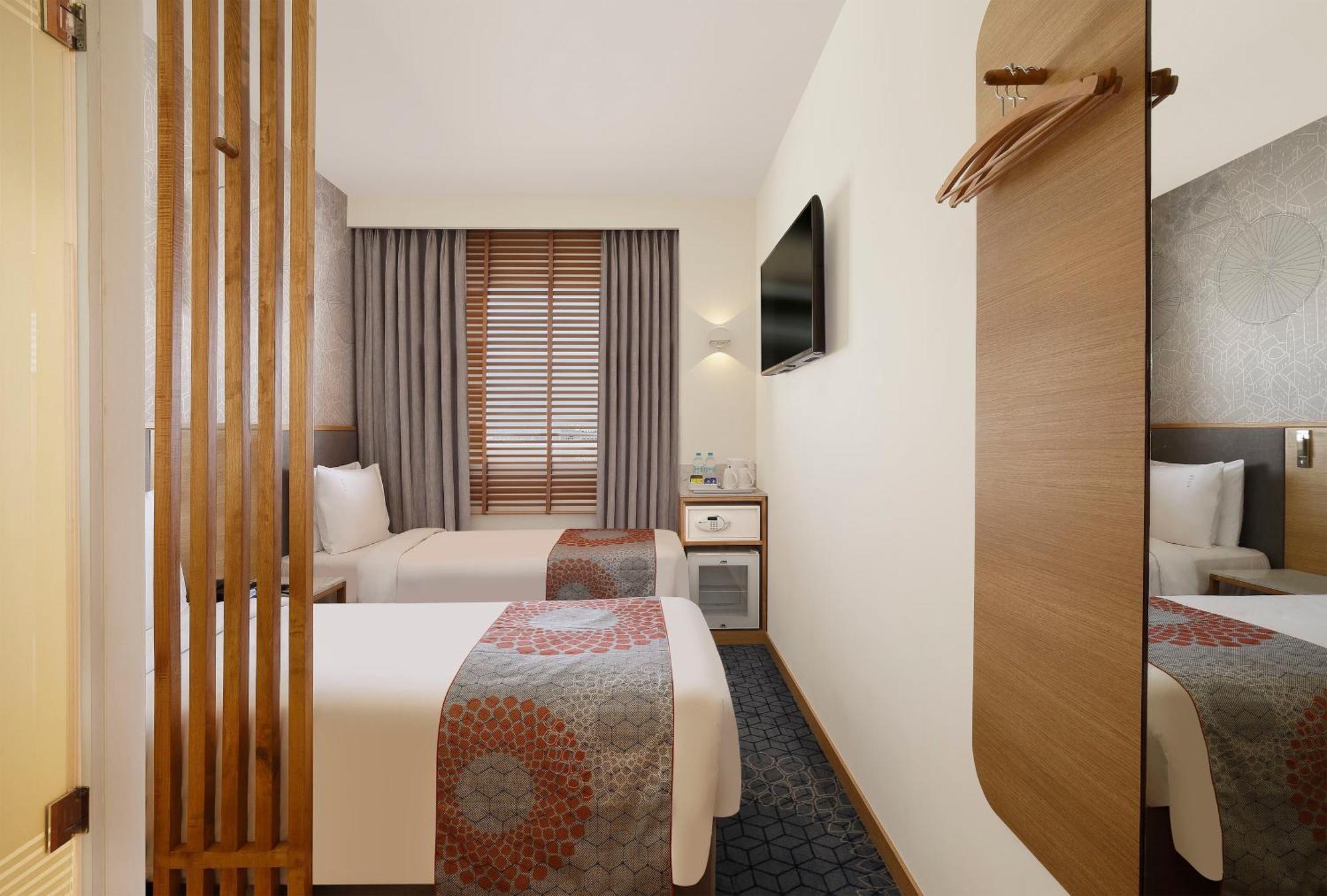 Holiday Inn Express Ahmedabad Prahlad Nagar By Ihg Экстерьер фото