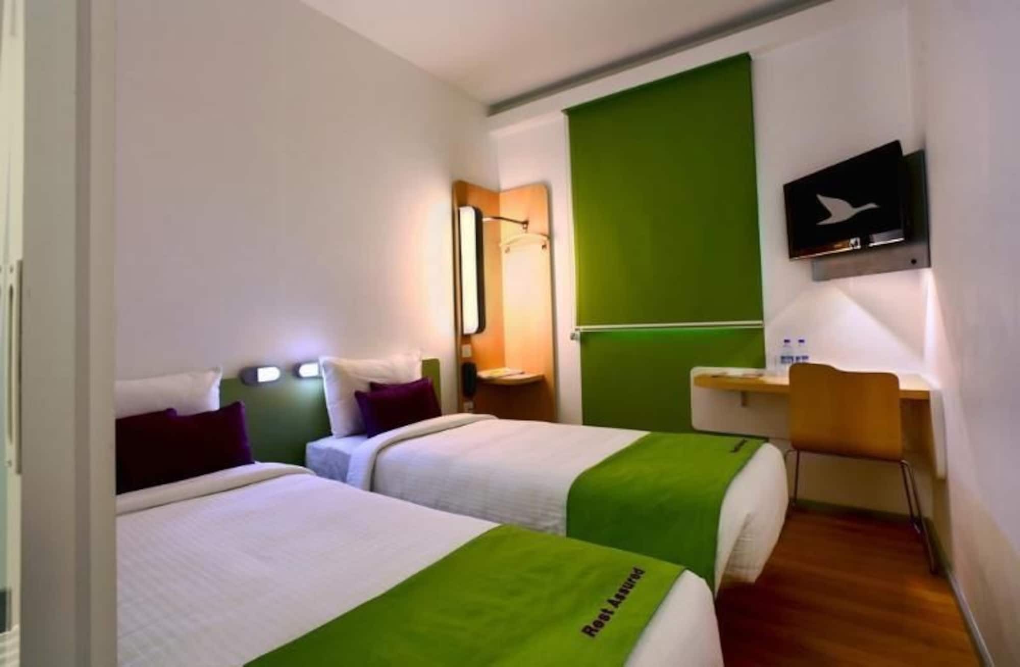 Holiday Inn Express Ahmedabad Prahlad Nagar By Ihg Экстерьер фото